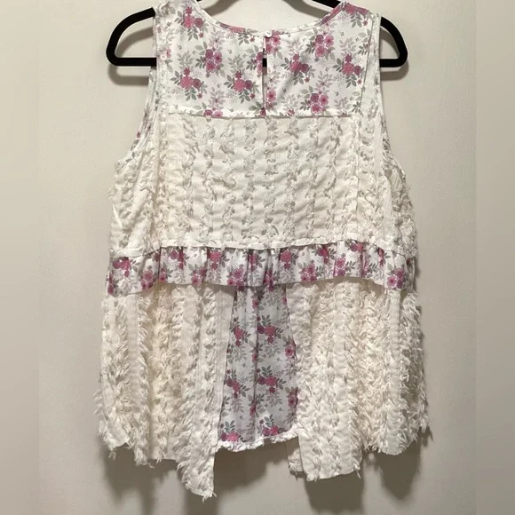 POL Floral Textured Sleeveless Top - Picture 5 of 5